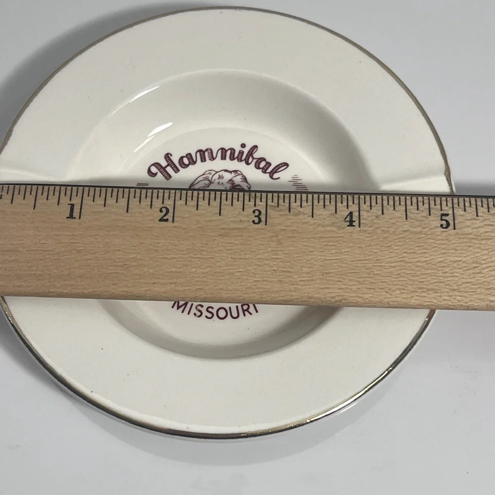 Vintage & Rare Hannibal MO (Mark Twain)Cream Trinket Plate/Ashtray Gold Trimmed.